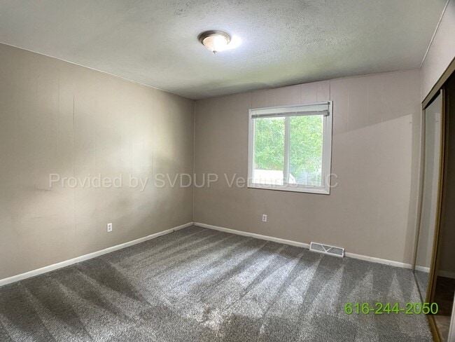 Building Photo - 3 Bedroom 1 Bathroom By Huff Park!!