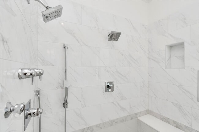 Building Photo - 5735 Winsome Ln