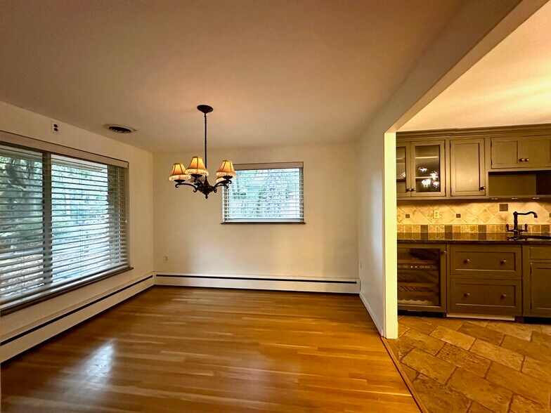 Building Photo - 1 High Acres Dr