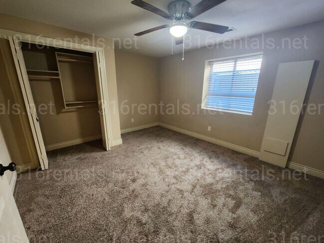 Building Photo - 8470 Granite Ct