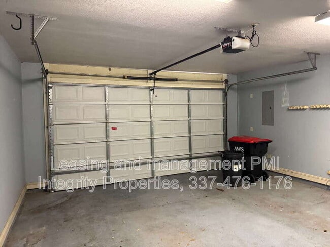 Building Photo - 120 Ambiance Cir