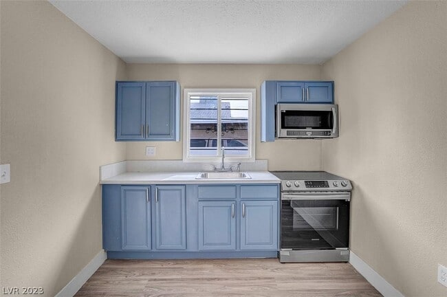 Building Photo - 1815 Stanford St