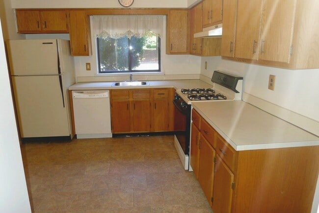 Building Photo - 2212 Old Stone Mill Dr