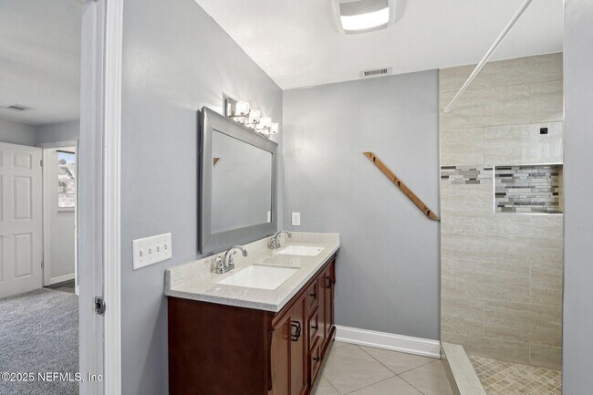 Building Photo - 1854 Lakotna Dr