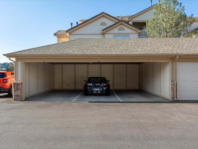 Building Photo - 5726 N Genoa Way