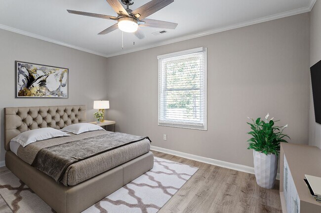 Building Photo - Gorgeously Renovated Apartments