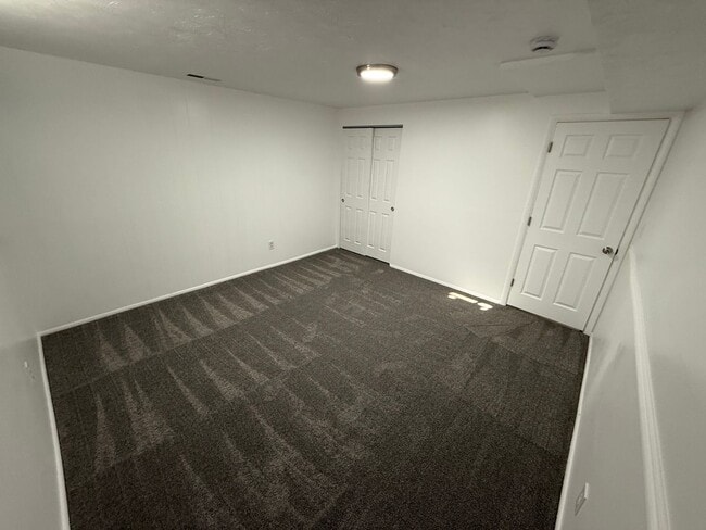 Building Photo - Remodeled 5 bedroom home near Bountiful ridge golf course