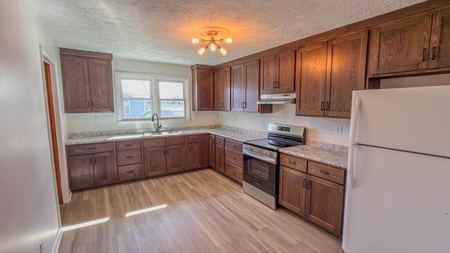 Building Photo - 311 3rd Ave NW