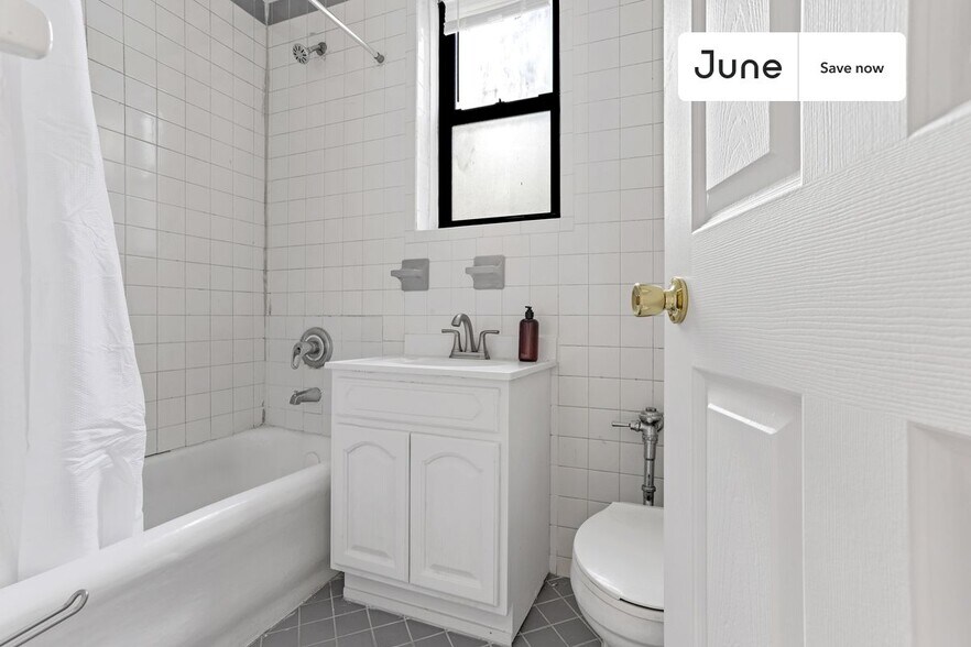 Building Photo - 609 W 151th St