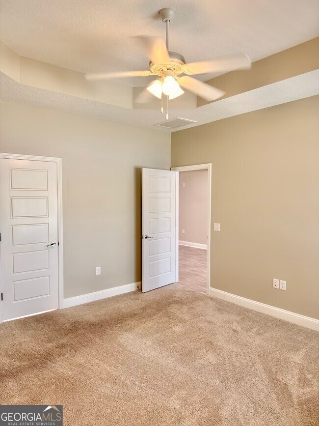 Building Photo - 142 The Villas Wy