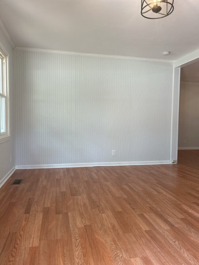 Building Photo - "Charming 3-Bedroom Retreat with 2 Full Baths in Piedmont – Cozy Comfort Awaits!"