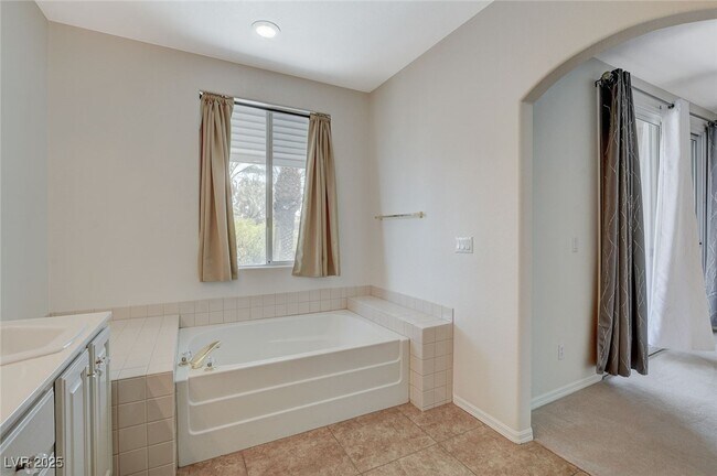 Building Photo - 9420 San Laguna Ct