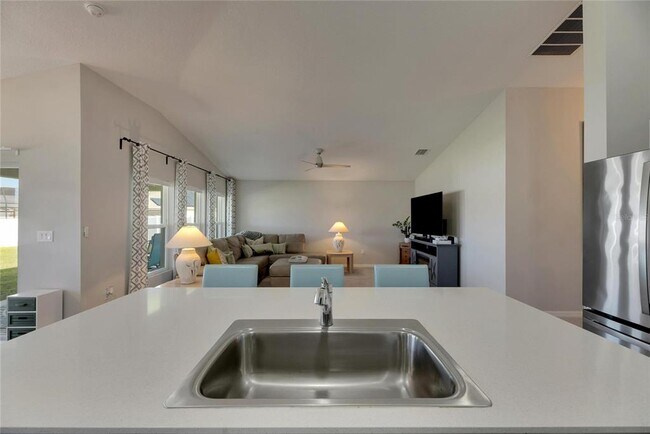 Building Photo - 12696 Tannencrest Dr
