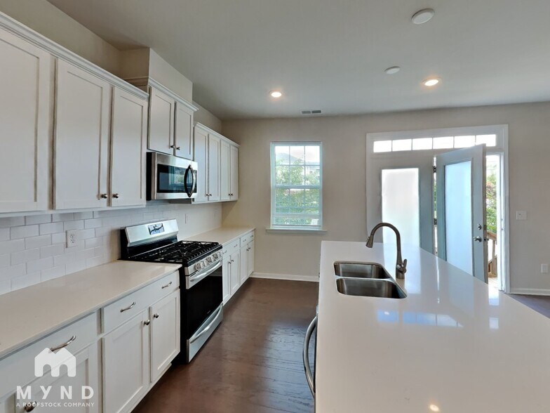 Building Photo - 15116 Holly Run Ln