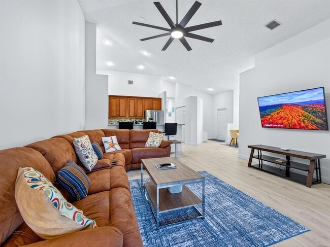 Building Photo - 233 W Coral Trace Cir