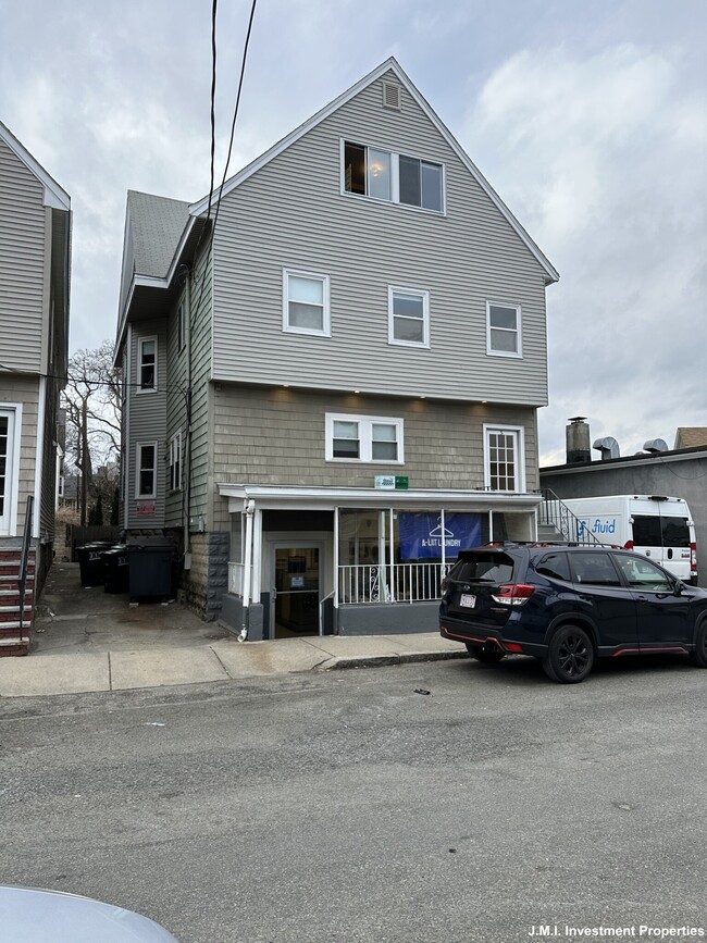 Building Photo - 5 Lowden Ave