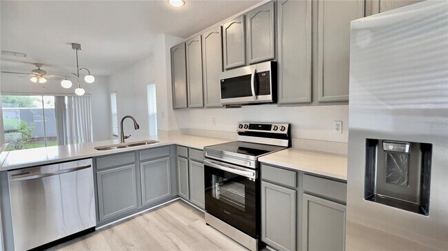 Building Photo - 10946 Savannah Wood Ct