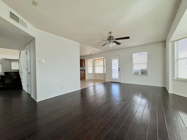 Building Photo - West El Paso 3bed 2.5bbath refrig A/C Home