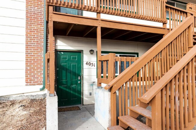 Building Photo - "Charming 2-Bed Oasis with 988 Sq Ft of Comfort in Cheyenne!"