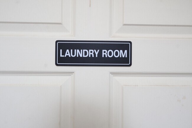 Building Photo - Tower Grove Gem