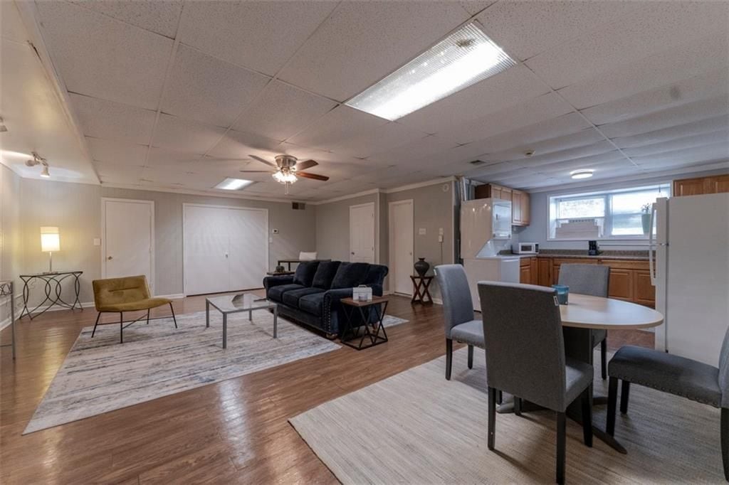 Building Photo - 2560 Piney Wood Ln