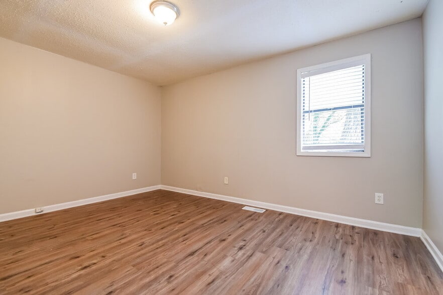 Building Photo - 5461 Austell Rd