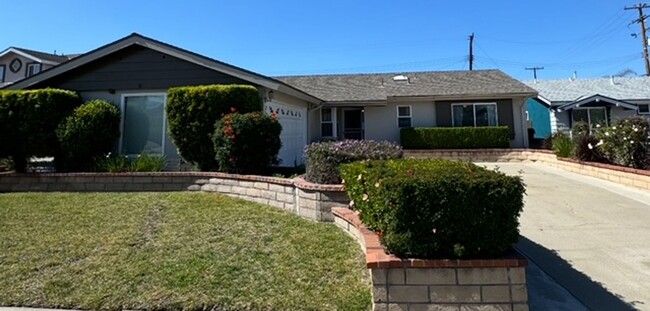 Primary Photo - Garden Grove 3 bed 2 bath ready for you