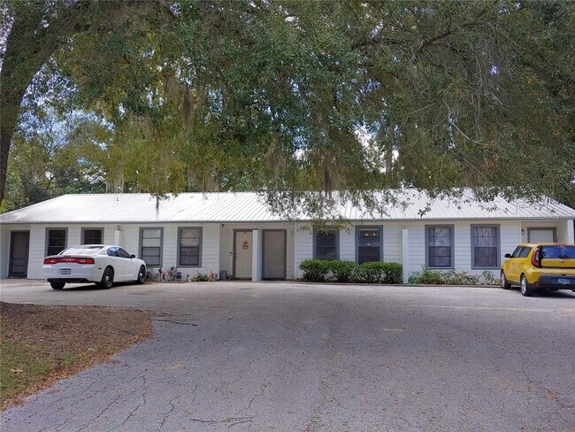 Building Photo - 7401 SW 42nd Pl