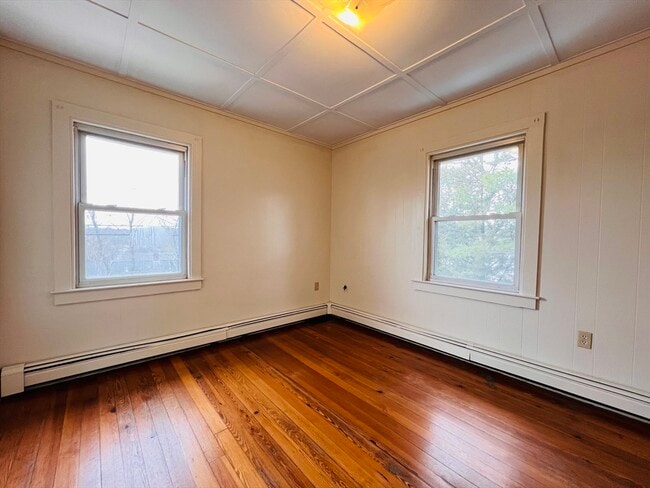 Building Photo - 31 Seaview St