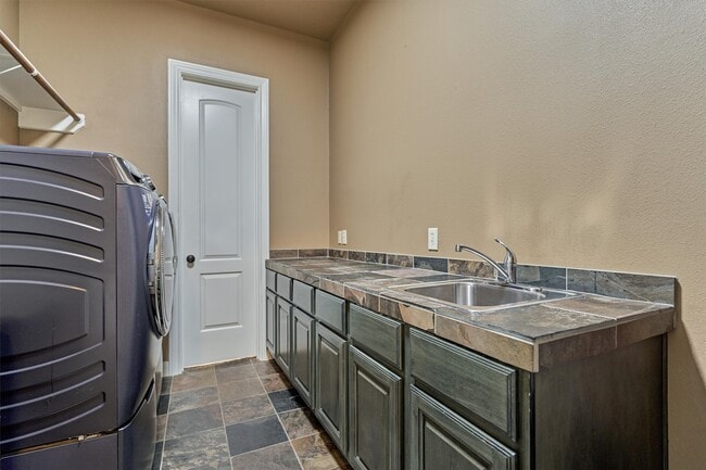 Building Photo - 388 Berkley Dr