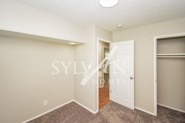 Building Photo - Enjoy living the good life in this 3 bedro...