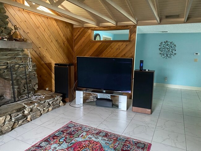 Living room - 160 Stanford Dr