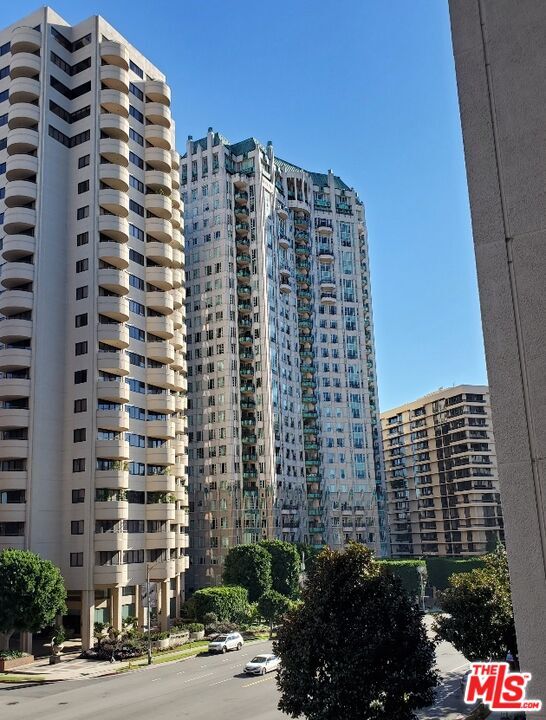 Building Photo - 10535 Wilshire Blvd