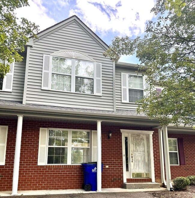 Primary Photo - 260 Tall Oak Blvd NW