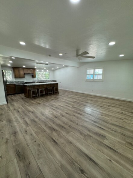 Building Photo - 1803 E Miles St