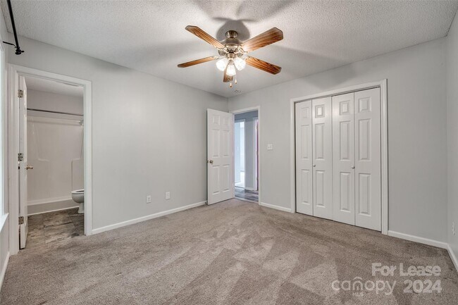 Building Photo - 2291 Douglas Heights Ln