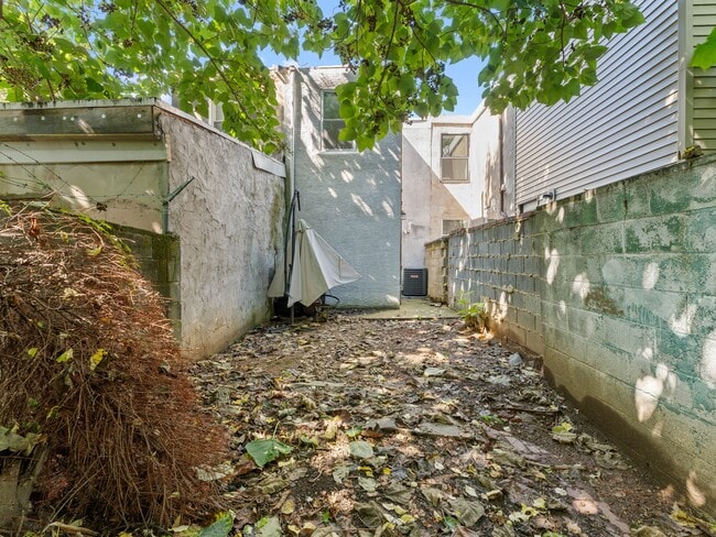 Building Photo - 2531 N Lee St