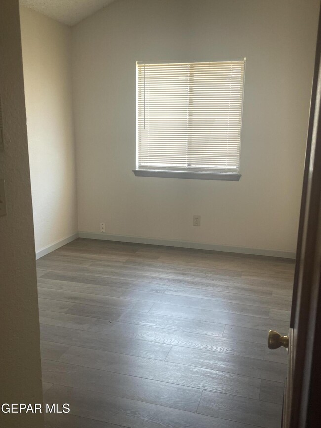 Building Photo - 761 Dorsey Dr