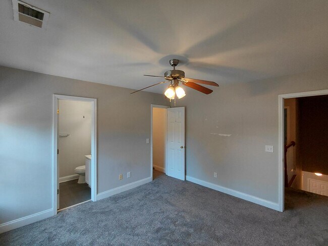Building Photo - 300 Hampton Forest Dr