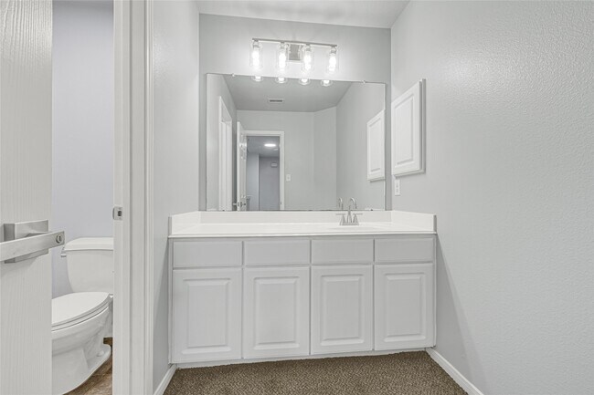 Building Photo - 1827 Macondray Dr