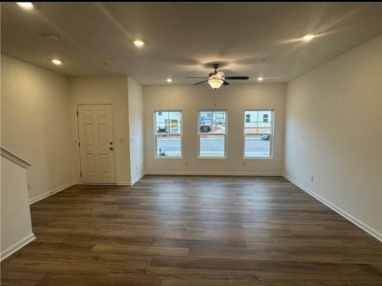 Building Photo - 5536 Highland St