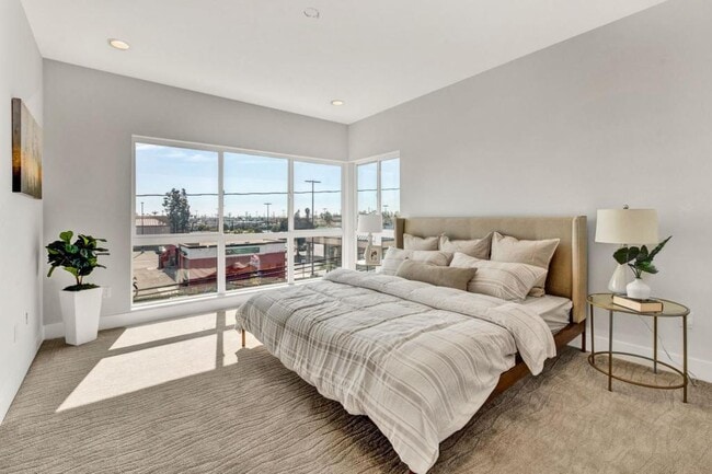 Building Photo - 26 Newtrust Way