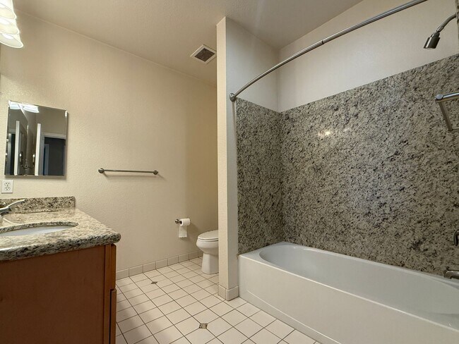 Building Photo - Lovely 1 Bedroom 1 Bath Condo in West San Jose