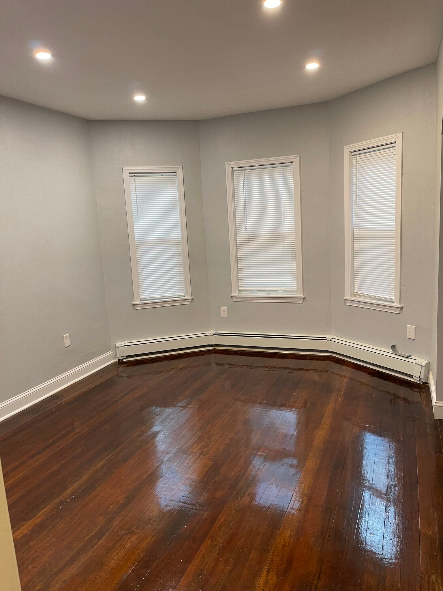 Building Photo - 26 Babson St