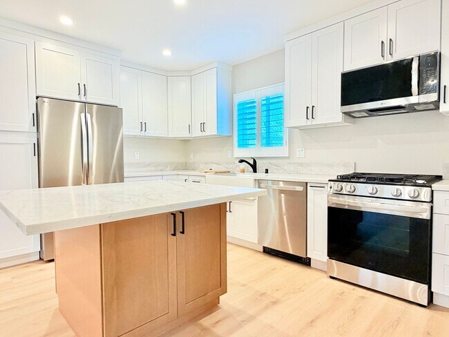 Building Photo - Verdura Street