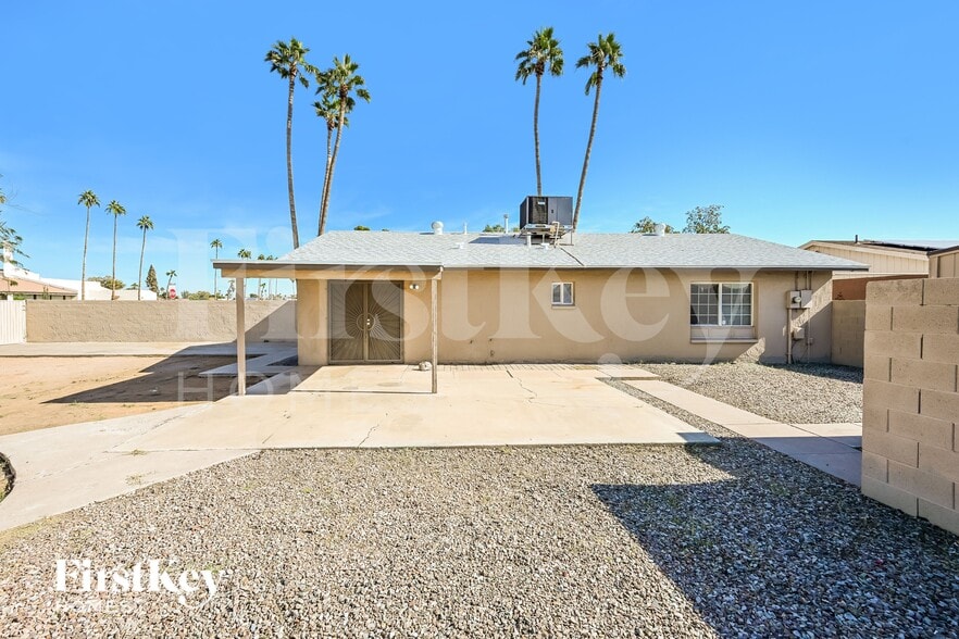 Building Photo - 15250 N 32nd Dr