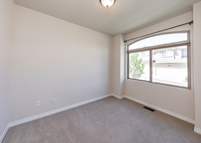 Building Photo - 5607 University Village View