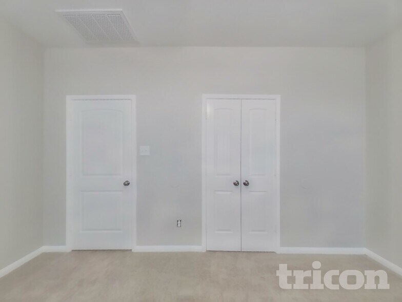 Building Photo - 12850 Spruce Cir