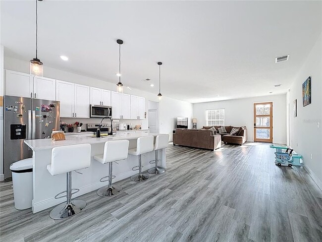 Building Photo - 16950 SW 42 Ave