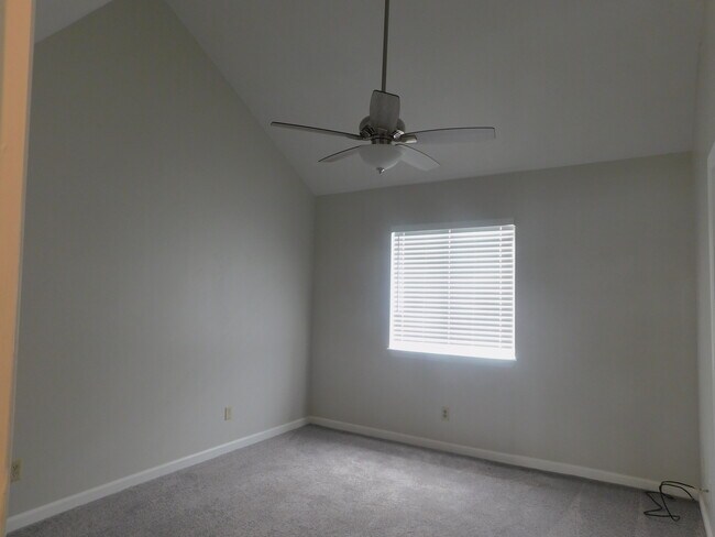 Building Photo - 3700 Golf Colony Ln